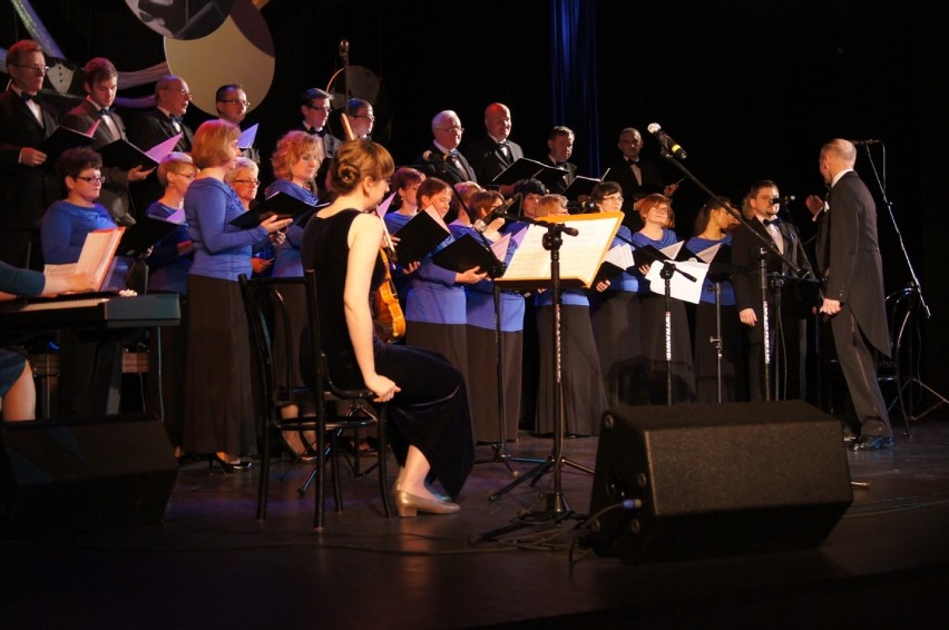 "Muzyczna podróż z Cantabile..."- Koncert Jubileuszowy chóru...