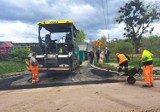 Realizacja przebudowy drogi w Potulicach dobiega końca. Prace idą pełną parą!