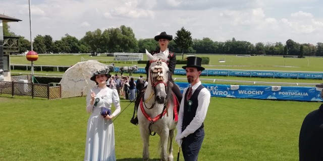 Crystal Cup & Ladies Day to nie tylko najważniejszy dzień wyścigowy tego sezonu na Wrocławskim Torze Wyścigów Konnych „Partynice”, ale przede wszystkim święto elegancji, szczególnie tej kobiecej, stąd druga część nazwy imprezy - Ladies Day.