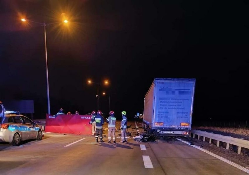 Dwie osoby zginęły w wypadku na autostradzie A4 pod Legnicą