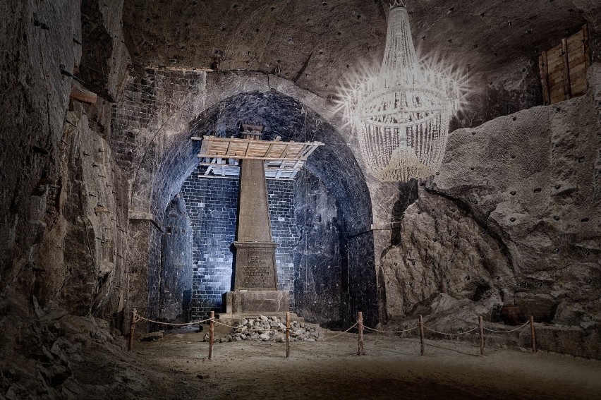 9. Kopalnia Soli w Wieliczce

Kopalnia soli w Wieliczce to...
