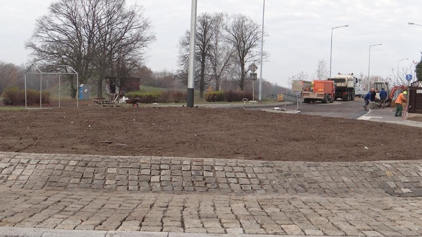 Budowa ronda przy Kobusiewicza na ukończeniu