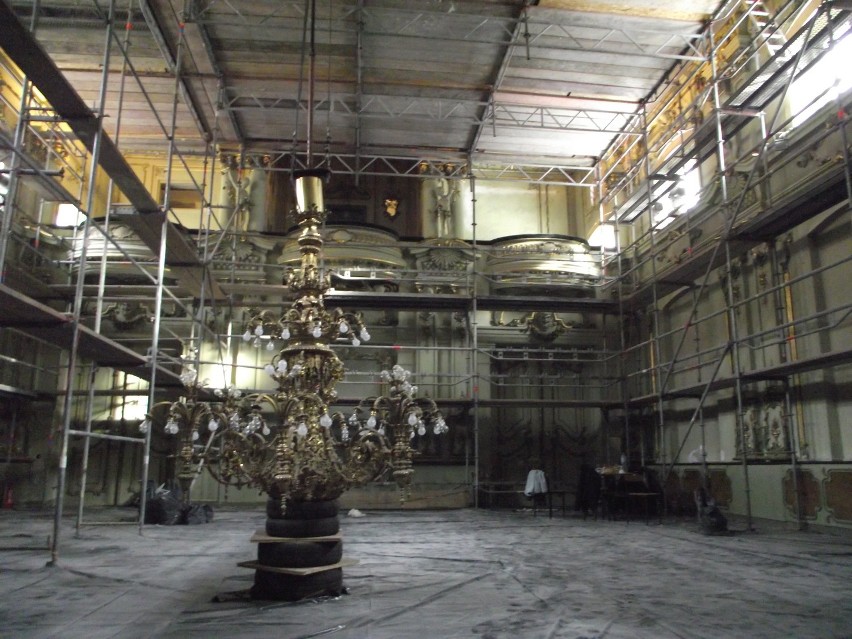 Szczawno-Zdrój: Trwa remont Teatru Zdrojowego (zdjęcia)