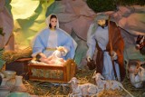 Stalowa Wola. Szopki bożonarodzeniowe ze Świętą Rodziną i scenami z życia codziennego przyciągają tłumy. Zobacz zdjęcia