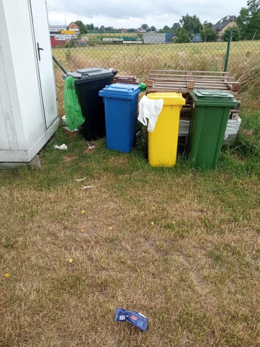 Mieszkańcy Bogdanowa śmiecą na potęgę. Interweniuje sołtys
