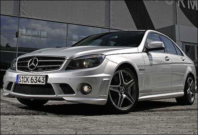 Mercedes-Benz C63 AMG 5