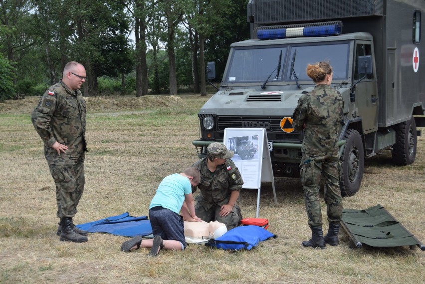  Wojsko zaprosiło mieszkańców na strzelnicę wojskową na militarny piknik 