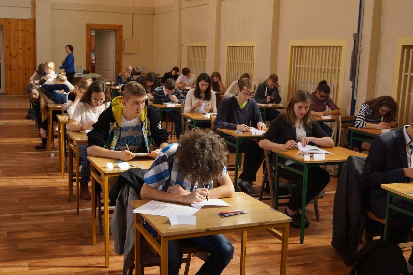 W II LO w Wieluniu zorganizowano I Międzypowiatowy Konkurs Matematyczny dla gimnazjalistów