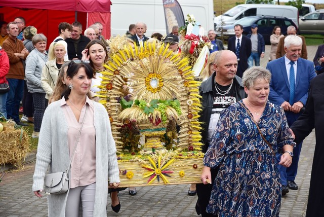 Takie wieńce dożynkowe obejrzeć można było podczas Dożynek Gminnych w Gardei. W ryjewskim konkursie rywalizować będą najpiękniejsze prace z całego powiatu