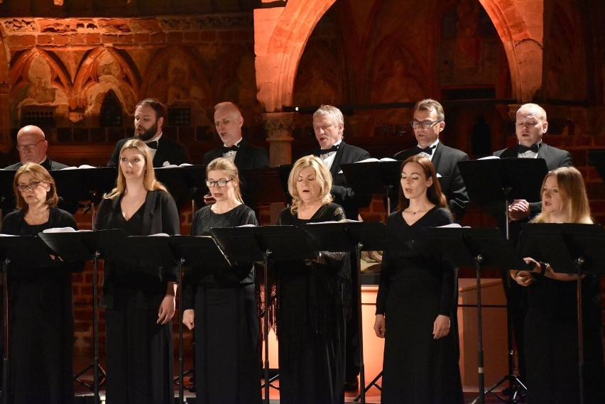 Polski Chór Kameralny znów zaśpiewał w kościele zamkowym w Malborku. Niezwykły zespół w niezwykłym miejscu