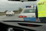 Zderzenie aut na autostradzie A1. Dwie osoby poszkodowane