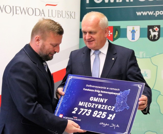 Na budowę nowej drogi Międzyrzecz zdobył rządową dotację. W ratuszu zapewniają, że nowa ulica (ma być gotowa jesienią 2021 r.) świetnie wpisze się w już prowadzone inwestycje (przebudowa ul. Żołnierskiej, ks. inf. Henryka Guzowskiego, Alfa Kowalskiego i Sybiraka - to te wykopy z naszych zdjęć).