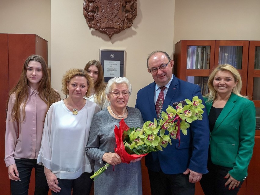 Oleśnica: Miła wizyta z okazji Dnia Babci w Ratuszu 