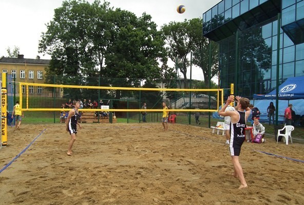 XVIII Ogólnopolska Olimpiada Młodzieży Małopolska: rywalizowali w siatkówce plażowej [ZDJĘCIA]
