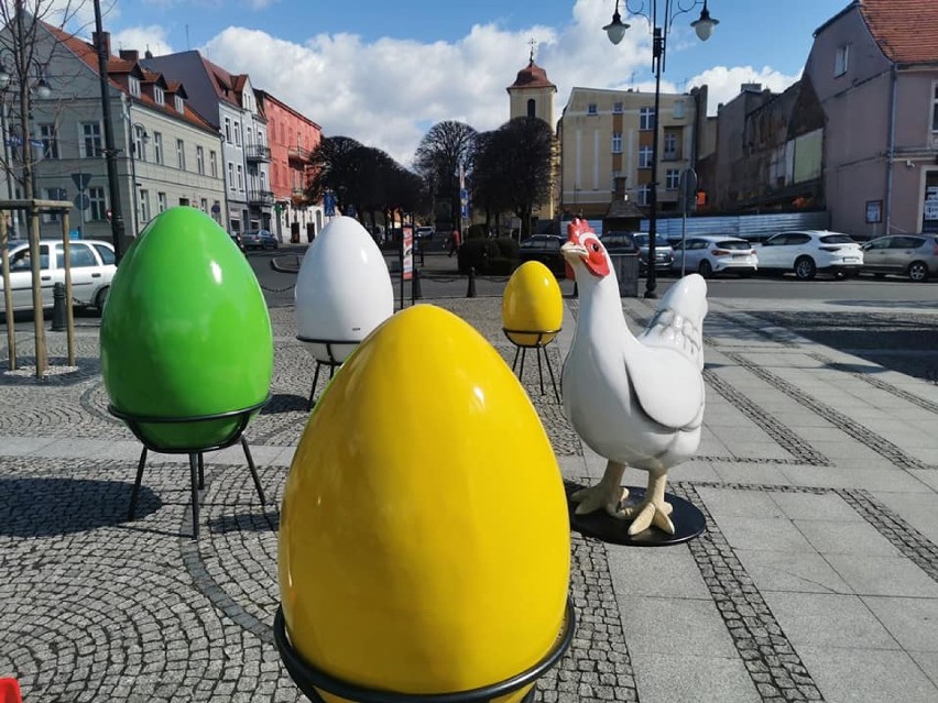 Pleszew. Na rynku zrobiło się wiosennie i wielkanocnie