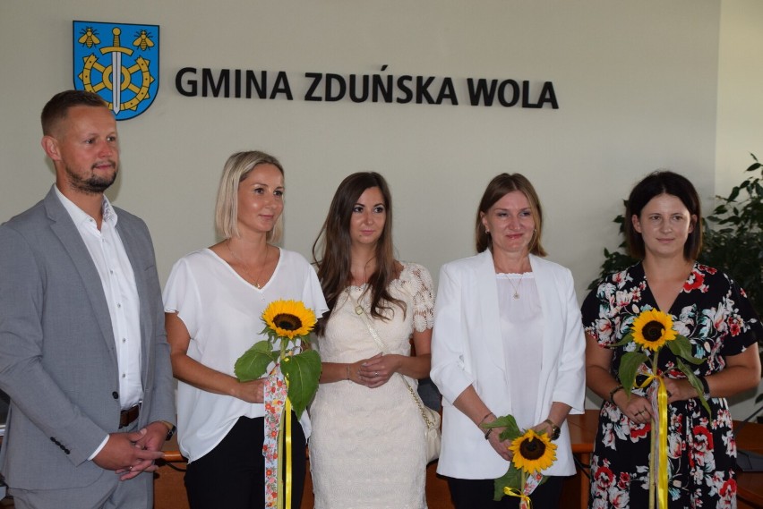Gmina Zduńska Wola. Mianowani dyrektor szkoły w Izabelowie i nauczyciele