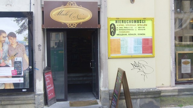 Bar Małe co nieco przy ulicy Kubusia Puchatka w Warszawie