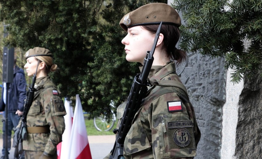 Uroczystość pod pomnikiem Ofiar Katynia w Grudziądzu