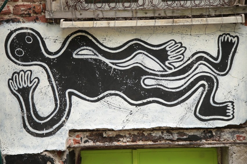 Święto graffiti w Warszawie. Podczas urodzin squatu Syrena pomalowano ściany kamienicy [ZDJĘCIA]