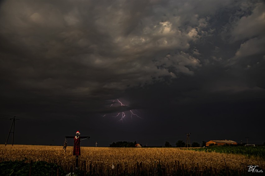 Potężna burza z piorunami nad powiatem pleszewskim