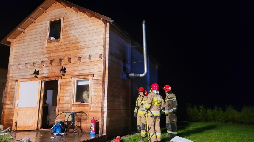 Pożar domku letniskowego 17.09.2022 - Perlino ul. Alpejska, gmina Gniewino