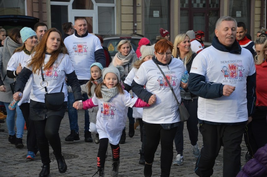 Marszobieg Noworoczny w Głogowie. Mieszkańcy powitali rok 2018 na sportowo [ZDJĘCIA]