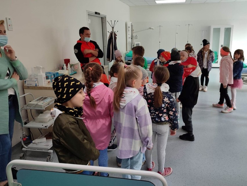 Przedszkolaki z „siódemki" odwiedziły szpital w Wągrowcu 