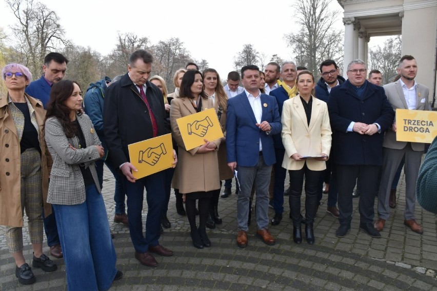 Trzecia Droga zaprezentowała kandydatów w wyborach do Rady Miasta Kalisza. ZDJĘCIA