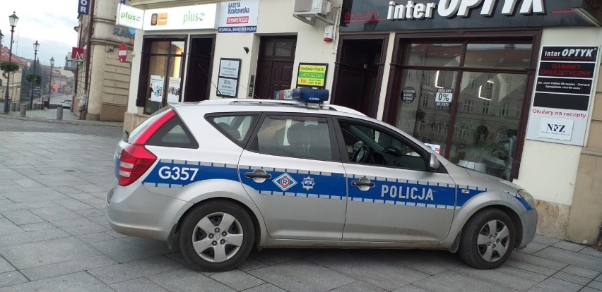 Wadowice. Policja pod biurem europoseł PiS Beaty Szydło