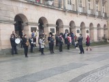 Święto Niepodległości 2020 w Kielcach. Wspólne odśpiewanie hymnu przed Wojewódzkim Domem Kultury (ZDJĘCIA, WIDEO)