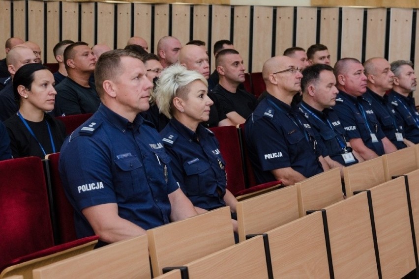 Ze słupskiej Szkoły Policji do Kosowa (zdjęcia)