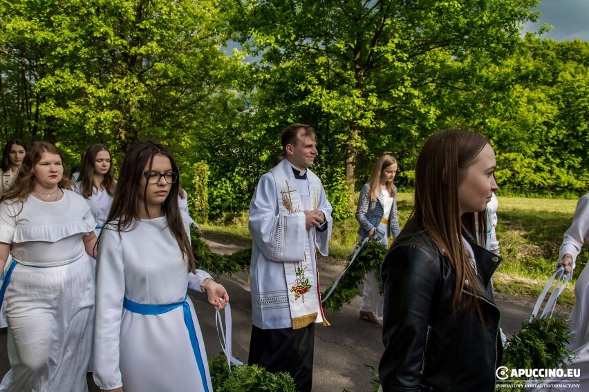 Powitanie nowo wyświęconego księdza Jana Kurka w Porębie...