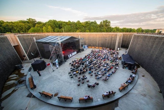 Sobotni koncert Justyny Steczkowskiej w tężni w Busku-Zdroju.