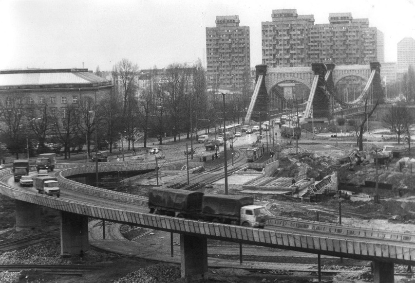 Rok 1989, estakada od strony placu Grunwaldzkiego do placu...