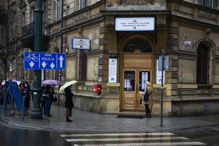 Kraków. Punkt sprzedaży biletów MPK już zdezynfekowany i został otwarty