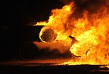 Wałbrzychem: Pożar terenu przy hali na Sobięcinie. Czy to podpalenie? [ZDJĘCIA i FILM]