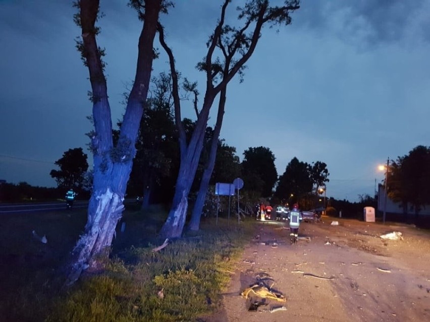 Śmiertelny wypadek w Bratoszewicach. Zginął młody kierowca