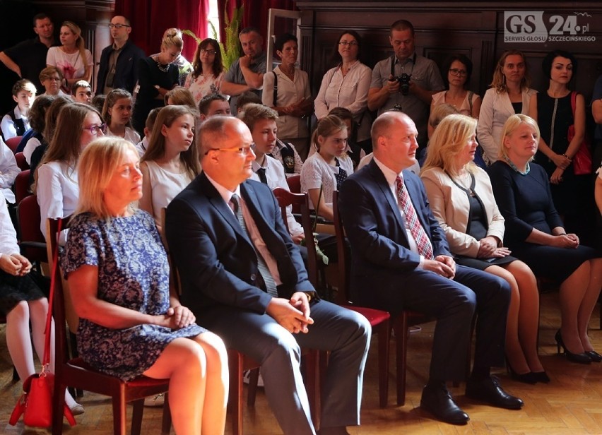 Najzdolniejsi uczniowie ze Szczecina nagrodzeni przez prezydenta [zdjęcia, wideo] 