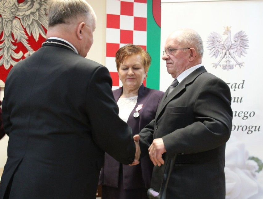 Złote Gody par małżeńskich w Ostrorogu. Przeżyli ze sobą już 50 wspaniałych lat! 