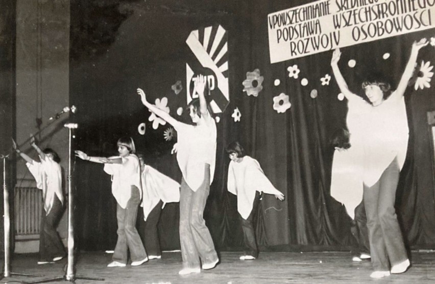 Tak bawiono się w Staszowie w latach 70-tych. Niesamowite zdjęcia ze Staszowskiego Ośrodka Kultury