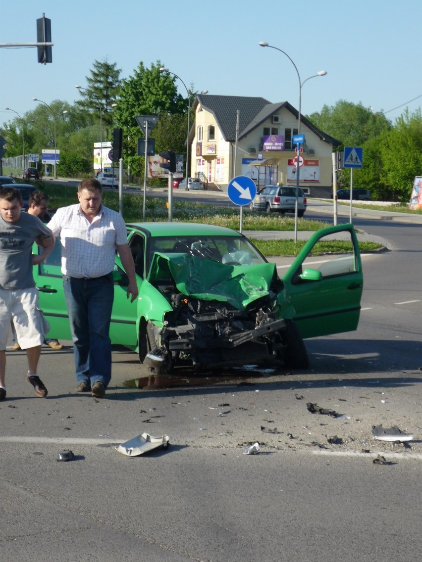 Tarnów: wypadek na skrzyżowaniu ulicy Słonecznej i  Jana Pawła II