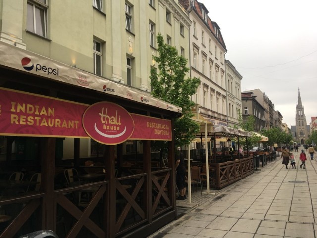 Lokale gastronomiczne na Mariackiej w Katowicach szykują się do otwarcia ogródków.

Zobacz kolejne zdjęcia. Przesuwaj zdjęcia w prawo - naciśnij strzałkę lub przycisk NASTĘPNE