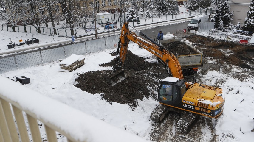 Trwa przebudowa dworca lokalnego w Rzeszowie. Z obiektu skorzystamy jeszcze w tym roku [ZDJĘCIA, WIZUALIZACJE]