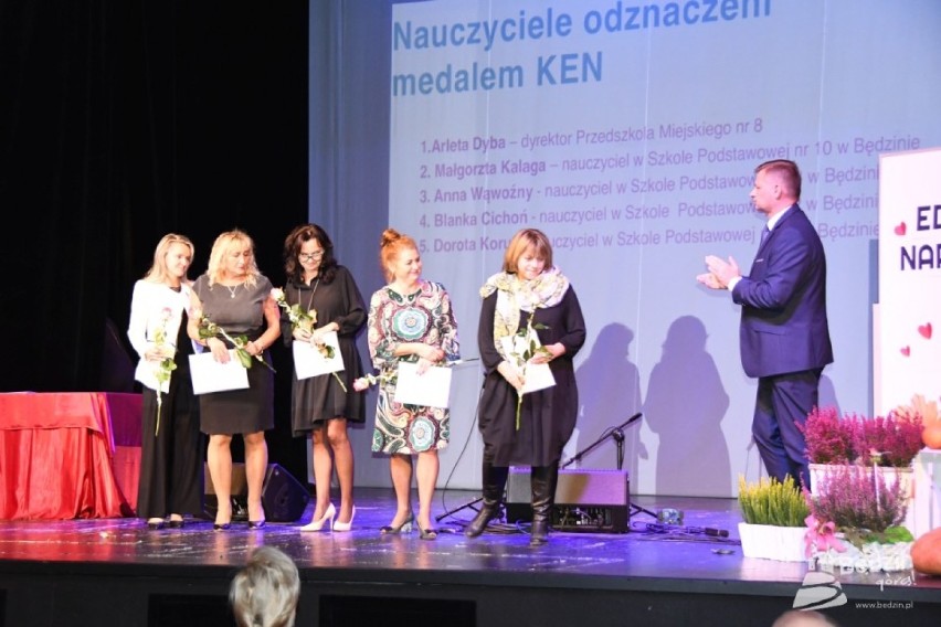 Będzin: Dzień Edukacji Narodowej w Teatrze Dzieci Zagłębia ZDJĘCIA 