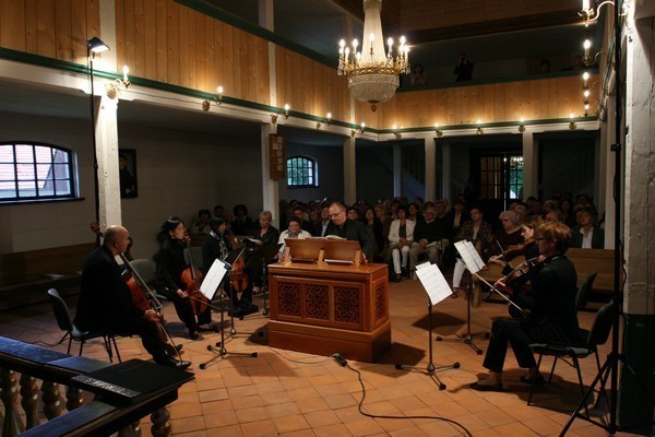 Koncert muzyków z Capella Cracoviensis w sądeckim skansenie [ZDJĘCIA]