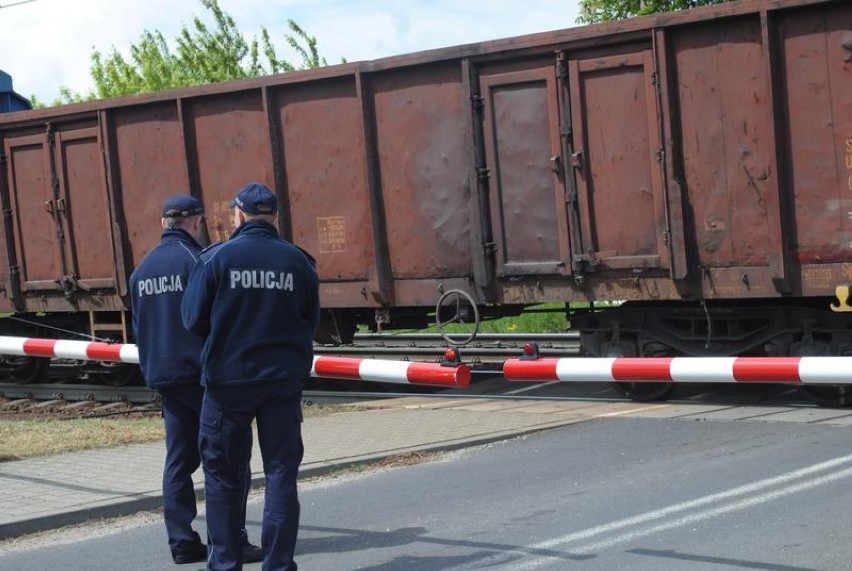 Tragiczny wypadek w Chrośnicy.  Mężczyzna zginął pod pociągiem [ZDJĘCIA]