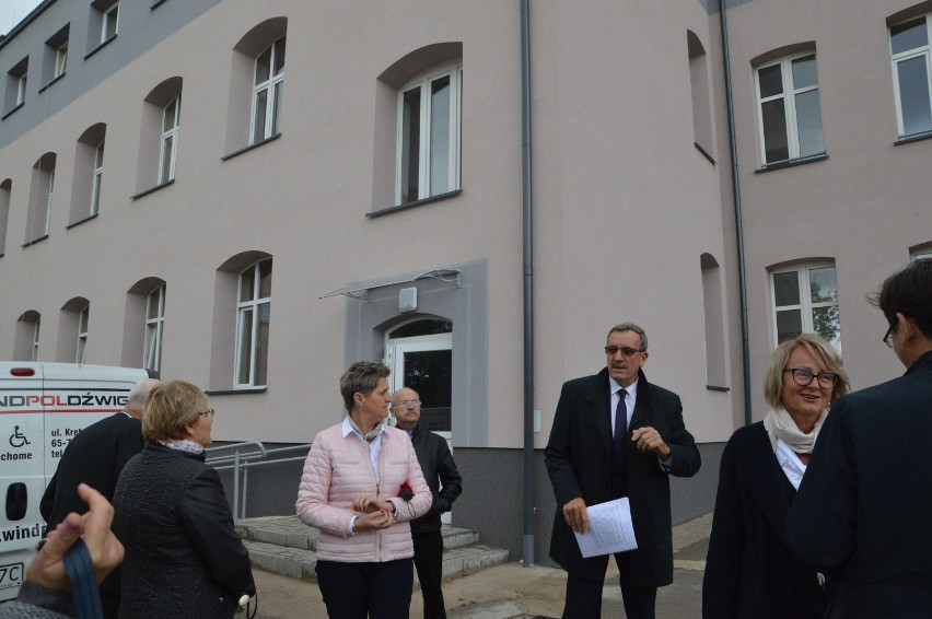 Miastko. Jutro nowi lokatorzy zasiedlą 21 mieszkań w budynku po liceum ogólnokształcącym (FOTO)