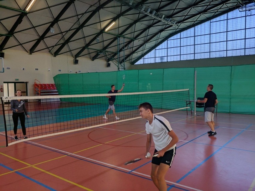 Badmintomania 2019 w Kraśniku. Dziesięć drużyn wzięło udział w rodzinnym turnieju w badmintona
