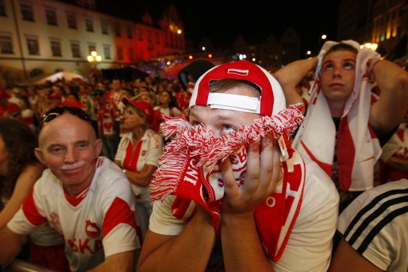 Wrocław wierzył do końca w wygraną Polaków. Kibice przygnębieni (ZDJĘCIA)