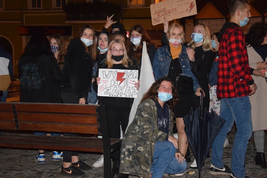 W poniedziałek (26 października) protestowano w Świeciu po...